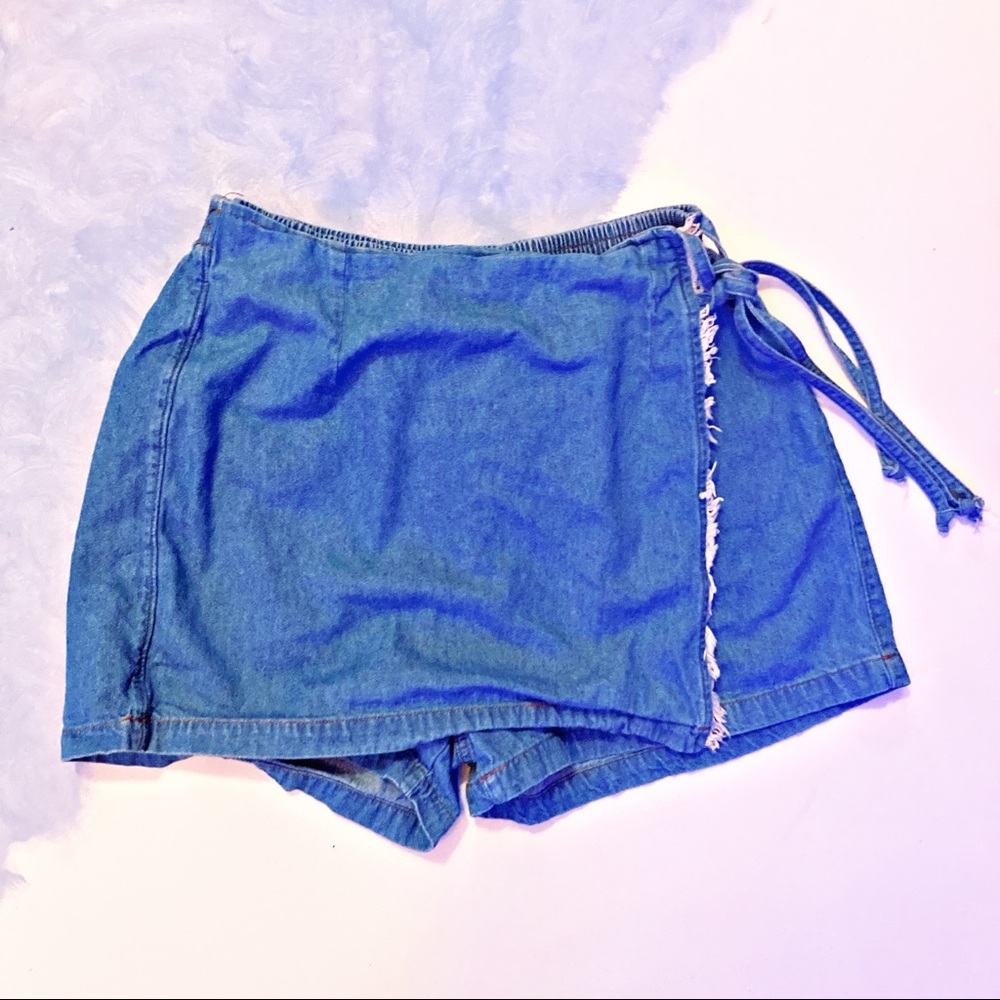90’s Light  Wash  Denim  Skort Med